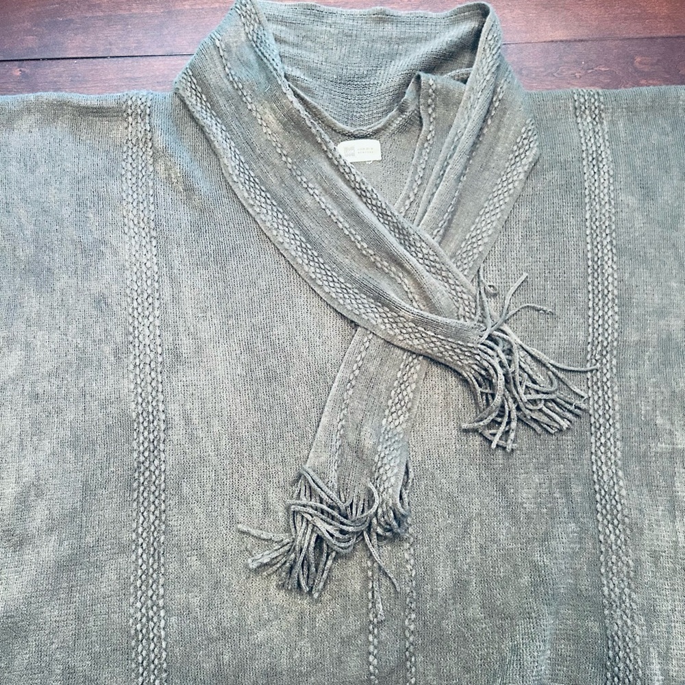Cozy Open-Front Poncho Shrug in Charcoal Gray - Picture 5 of 10